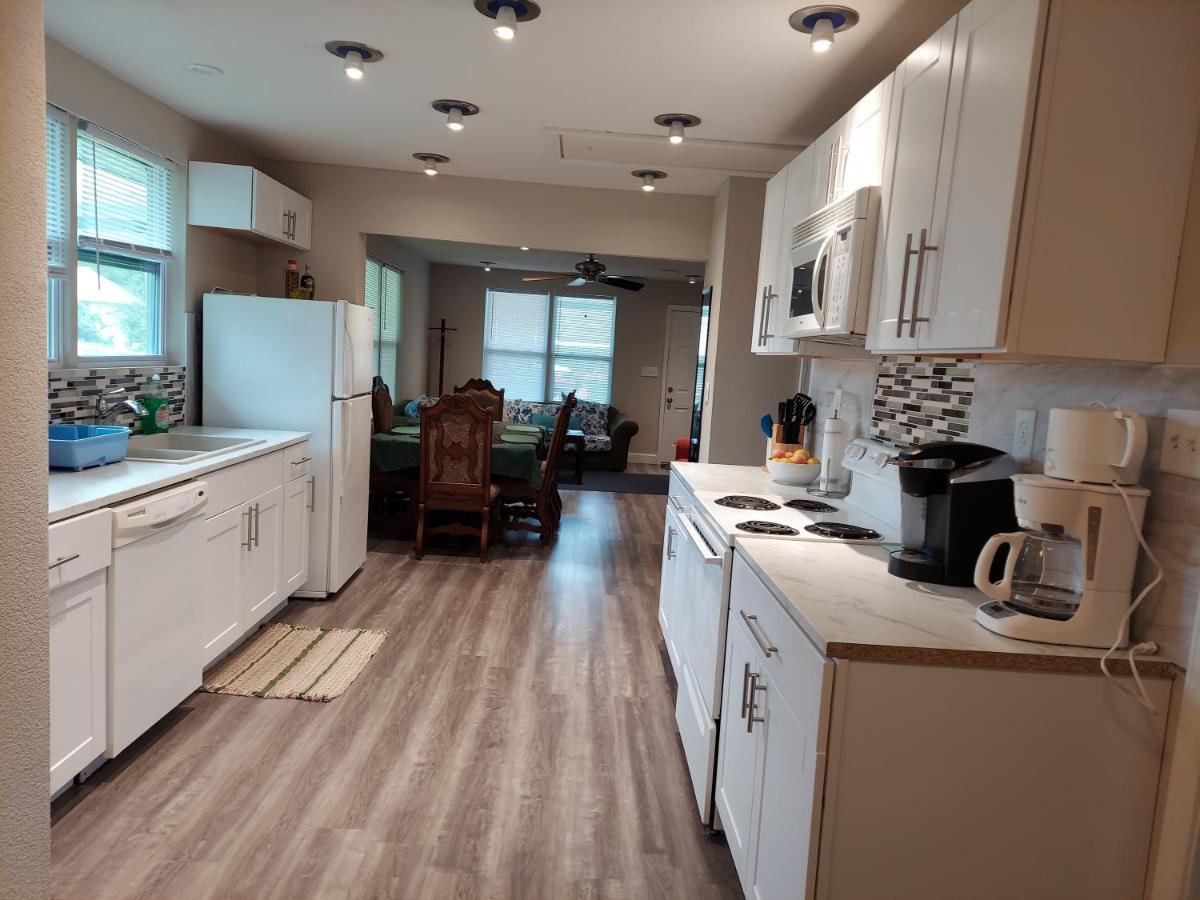 Attractive House In The Center Of Miltonヴィラ エクステリア 写真
